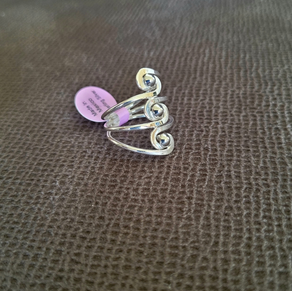 Sterling Silver🤍 Triple3️⃣ Swirl Statement Ring💍 - NWT